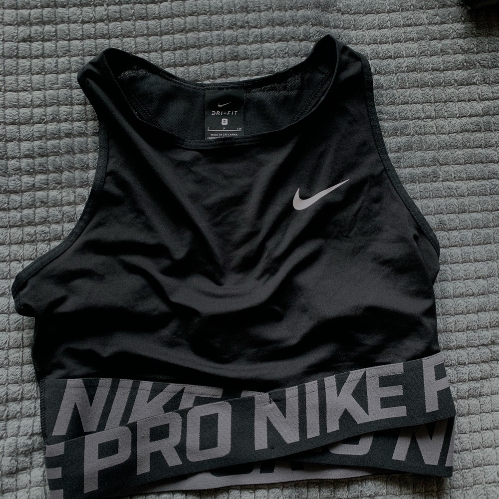 Nike pro crop top